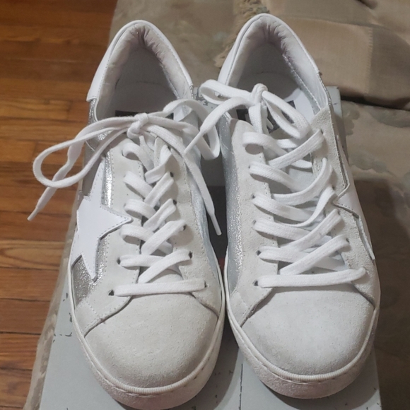 Italian Sneakers - Picture 1 of 4